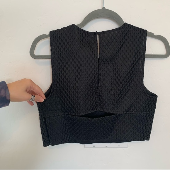 EXPRESS | Top - Picture 2 of 2